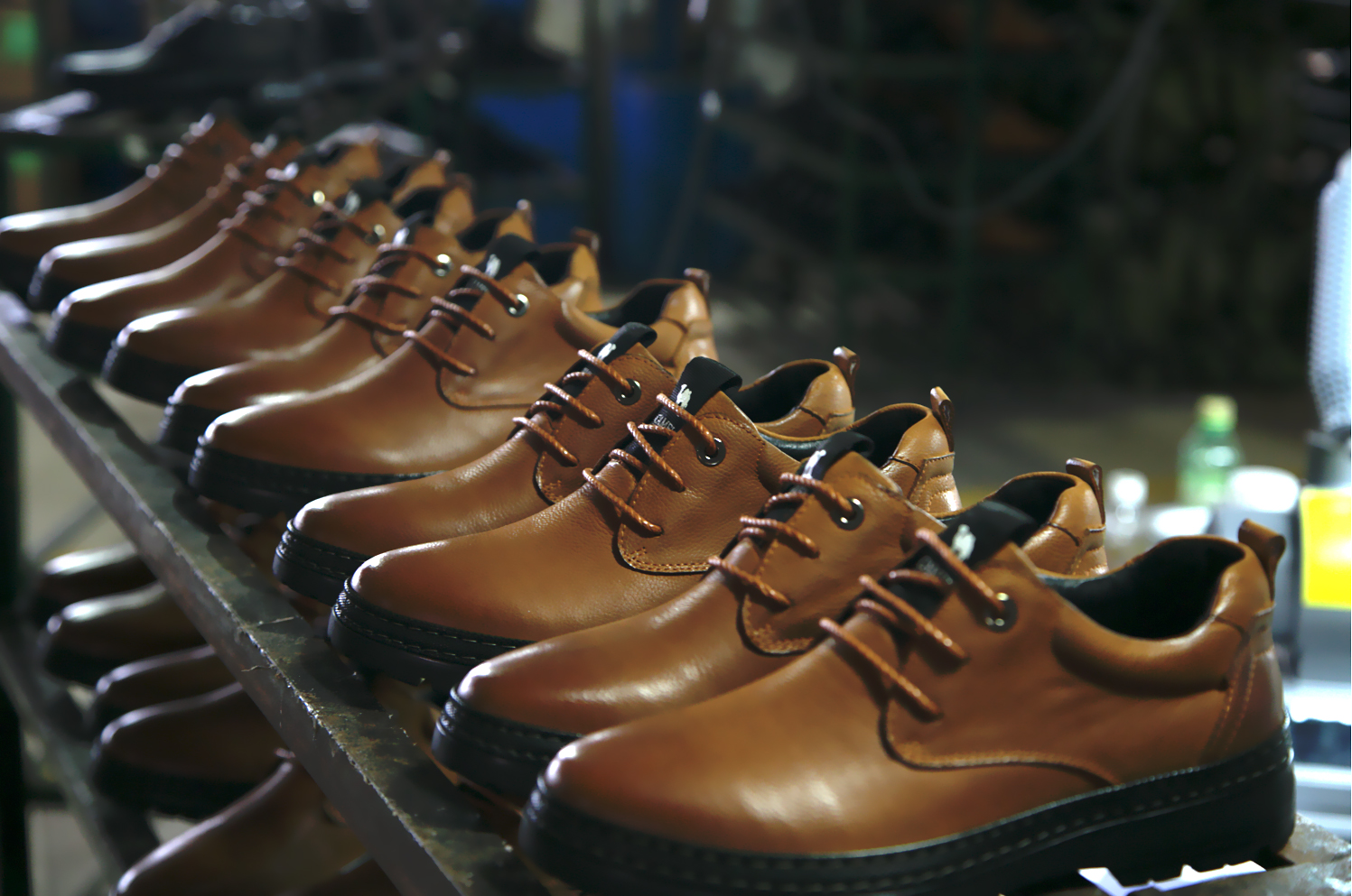 杰华仕鞋子厂家不断提高制造技术竞争力，让合作商更放心更赚钱